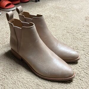 Nisolo Womens Eva Everyday Chelsea Leather Almond Bootie, Size 8